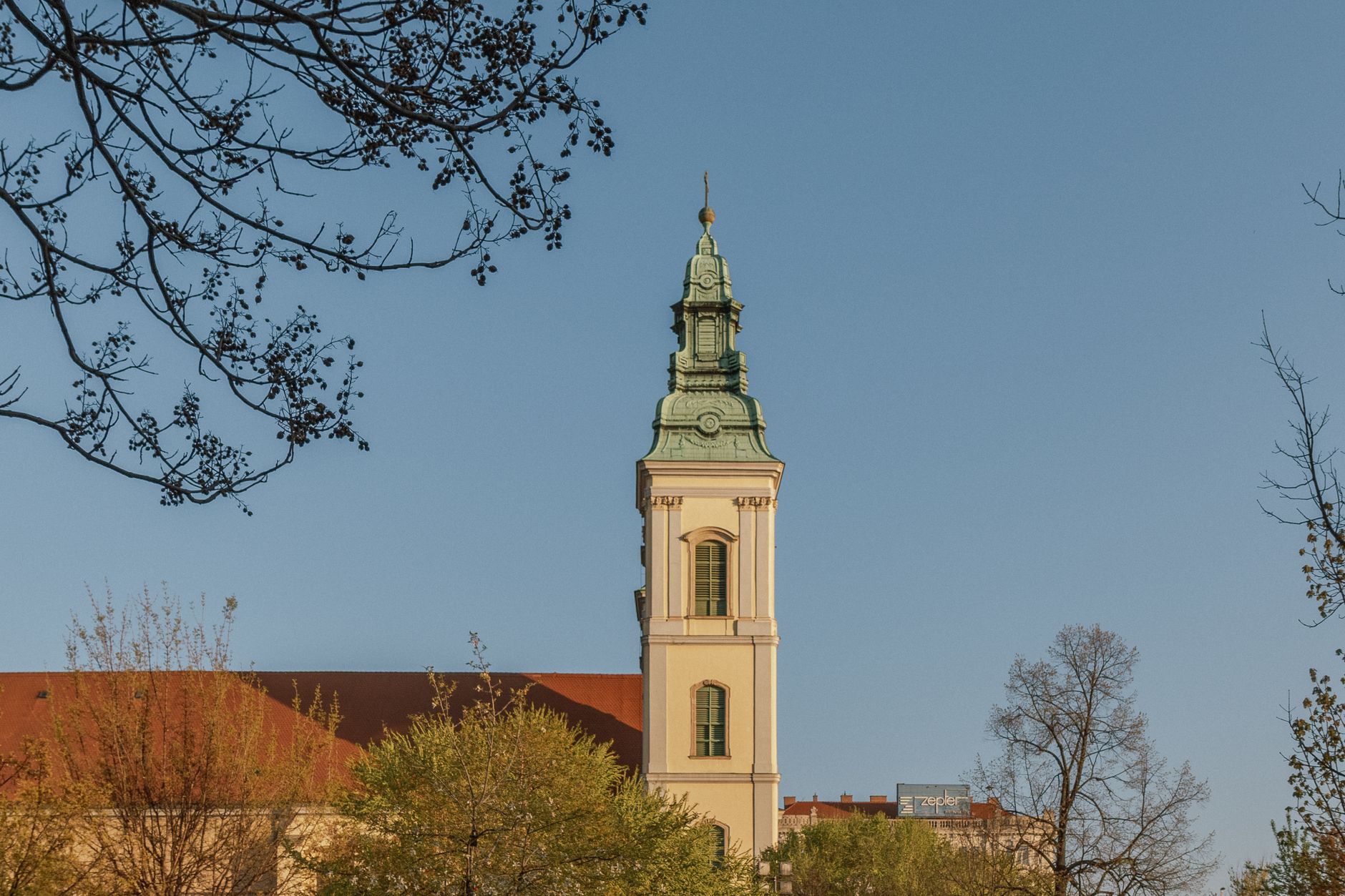 Medené prvky na kostolnej veži